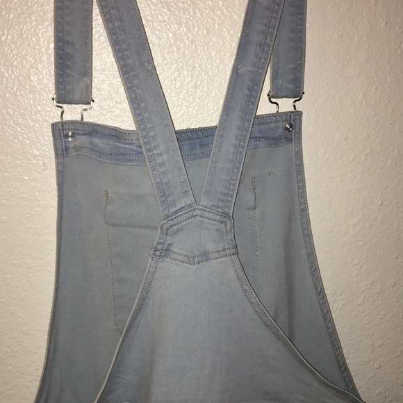 NWT YMI Curvy Fit Shortalls Light Wash Distressed - Picture 7 of 14